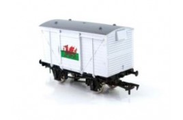 GM4410306 Ventilated Van Welsh Y Ddraig Goch Flag  OO Gauge